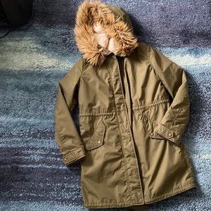 Uniqlo lined jacket with faux fur hood